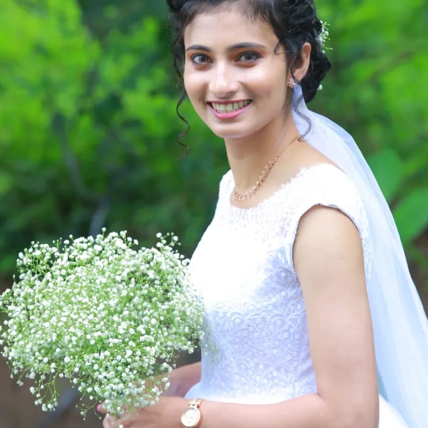 LOLA BEAUTY CARE PULPALLY